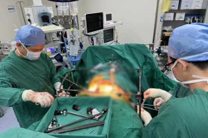 After 20 surgeries, 134 days of treatment, she’s regained control of her life！